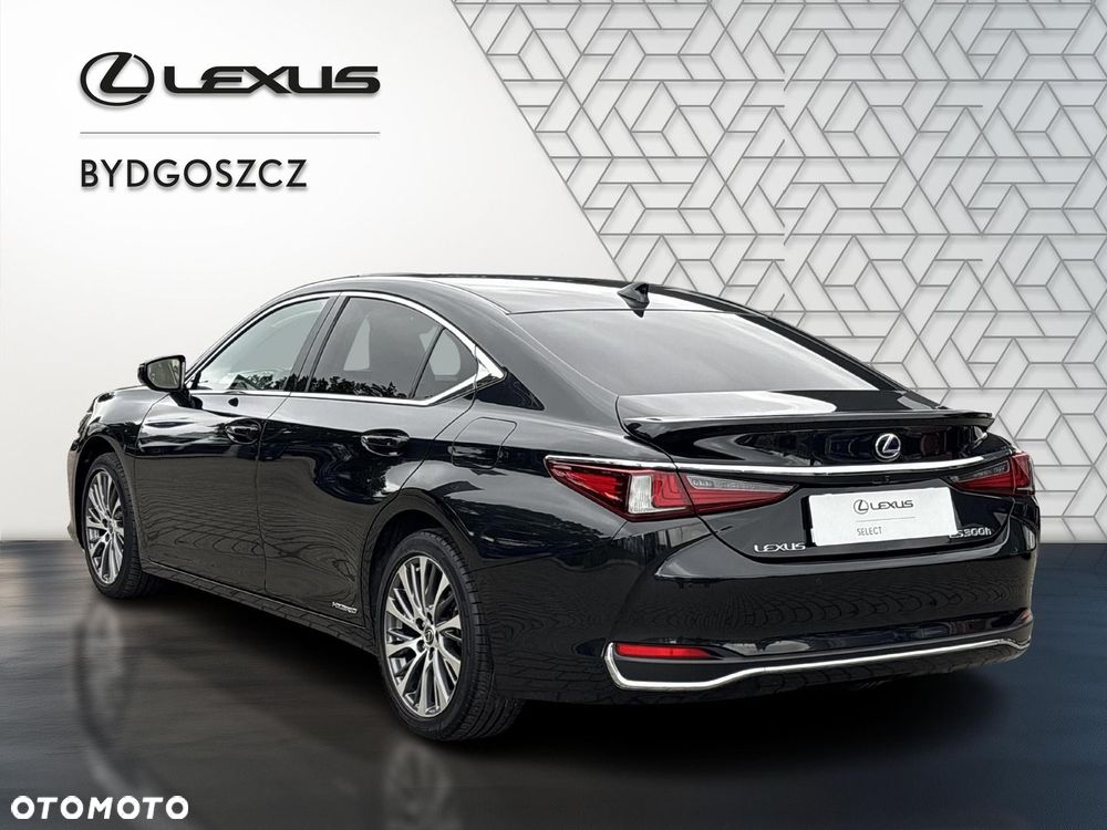 Lexus ES - 4