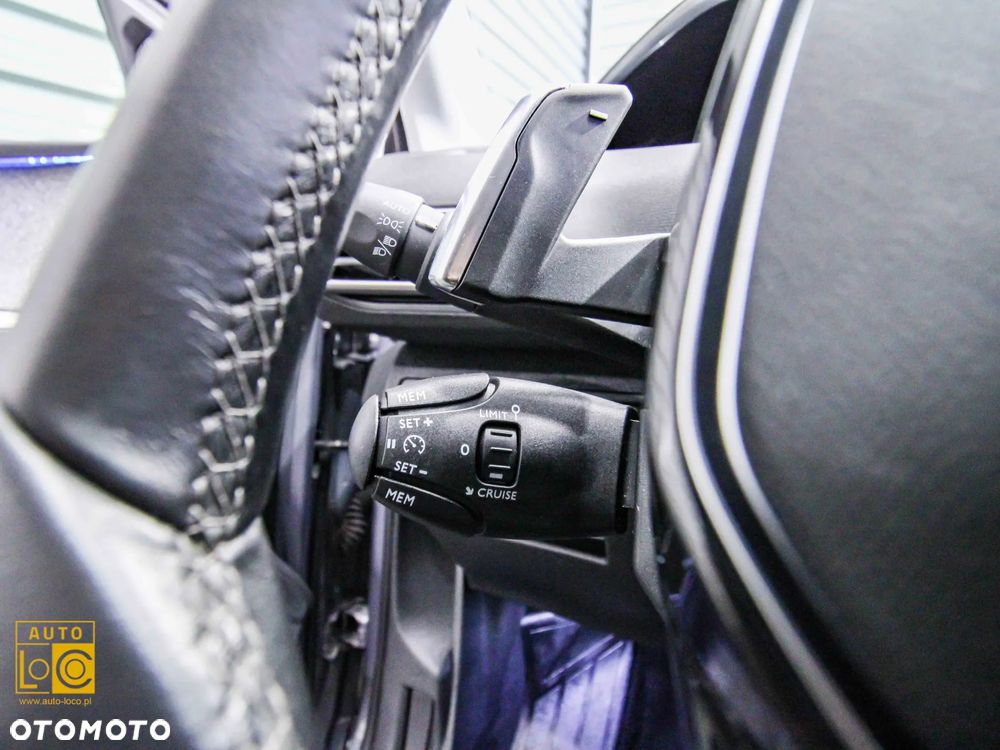 Peugeot 3008 1.2 PureTech Allure S&S EAT6 - 30