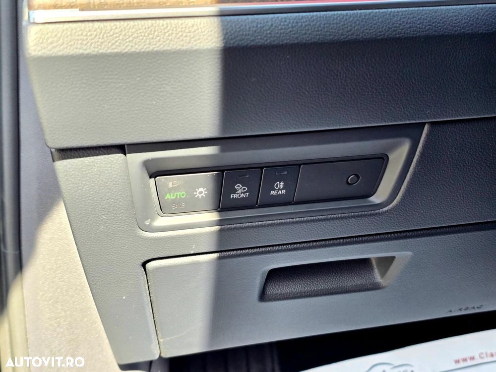 Volkswagen Touareg - 14