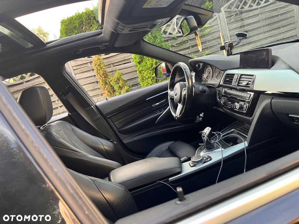 BMW Seria 3 320d xDrive M Sport - 4