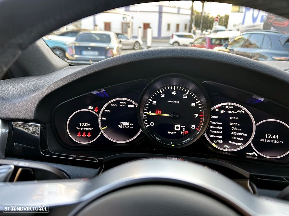 Porsche Cayenne Coupé E-Hybrid - 15