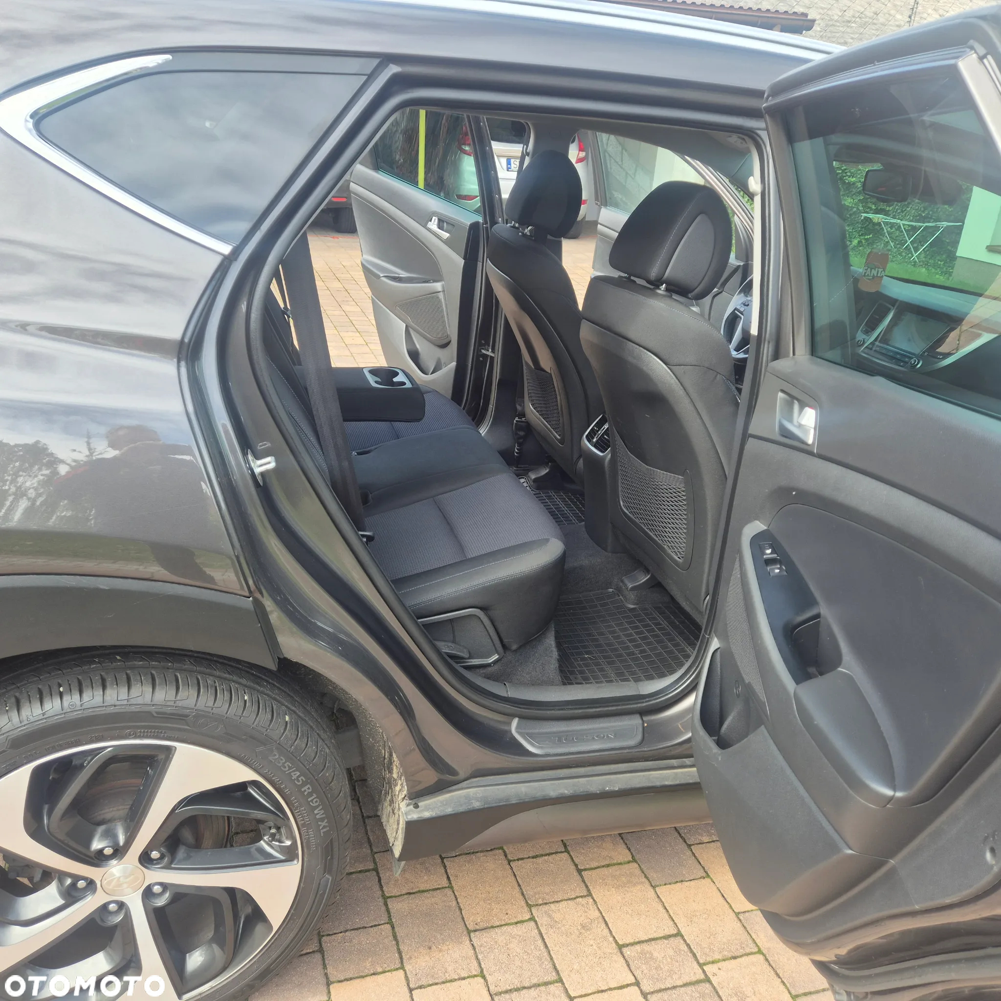 Hyundai Tucson blue 1.7 CRDi 2WD Intro Edition - 16