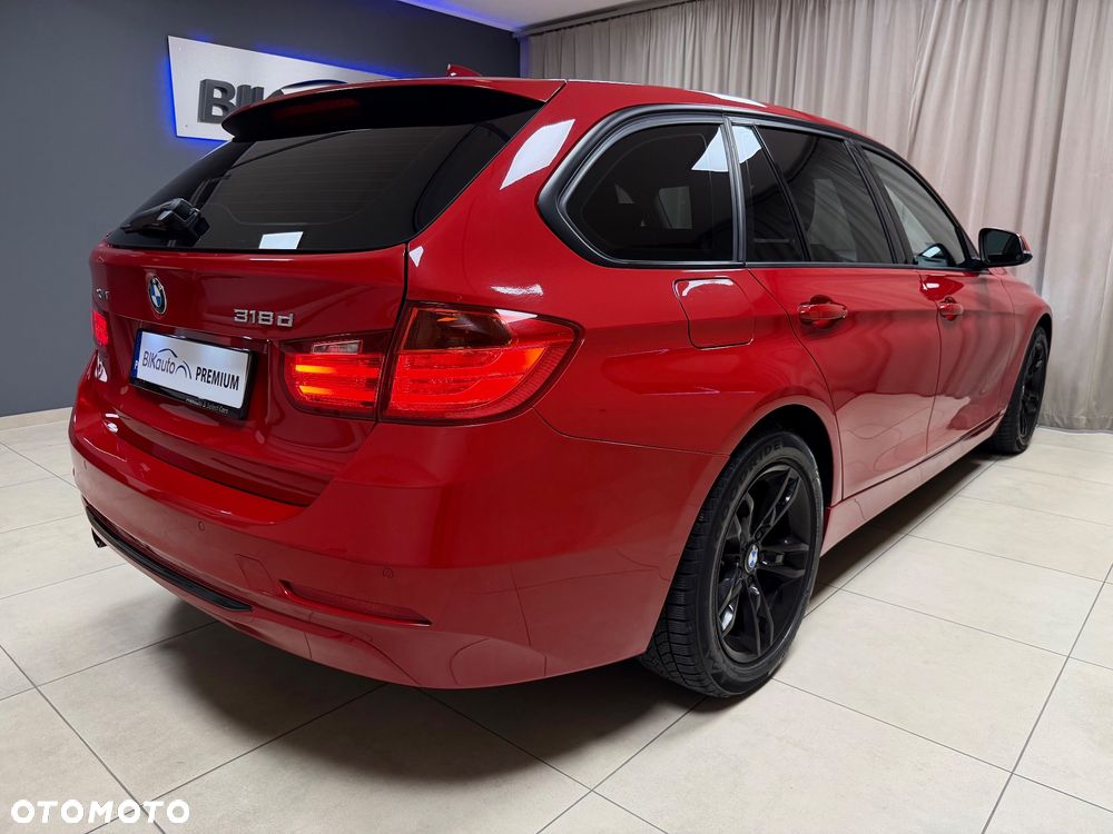 BMW Seria 3 318d xDrive Sport Line - 3