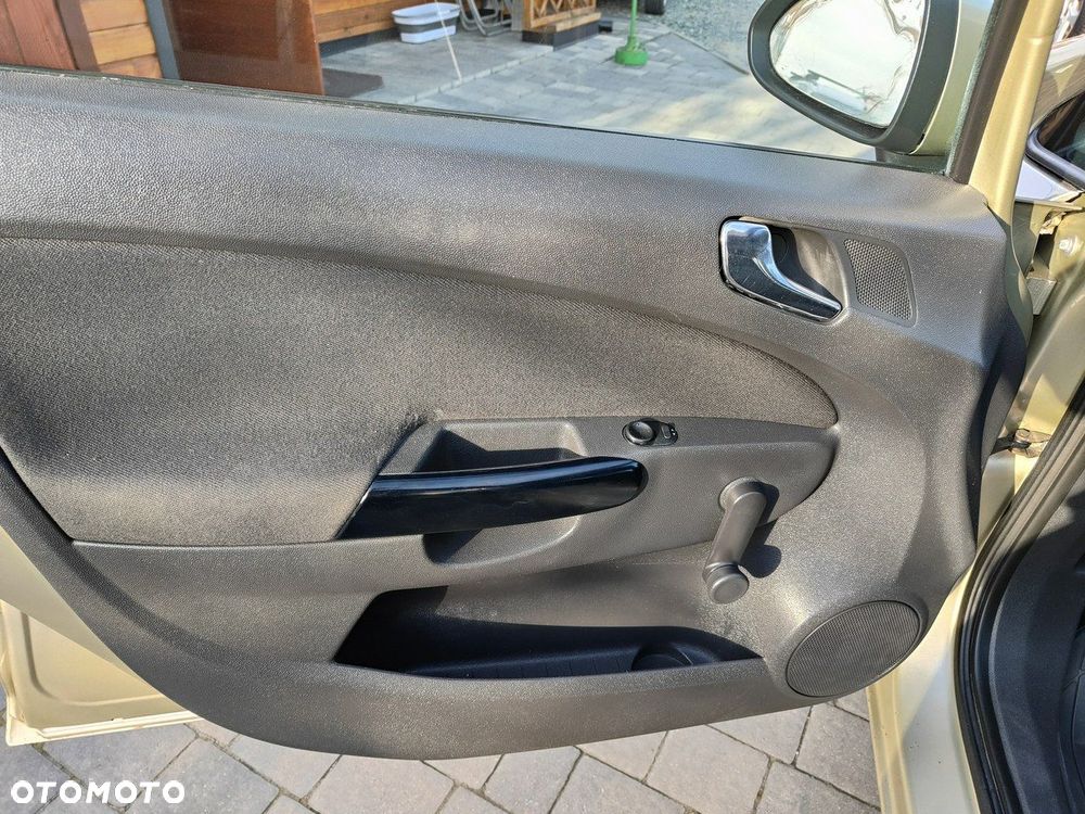 Opel Corsa 1.2 16V - 17