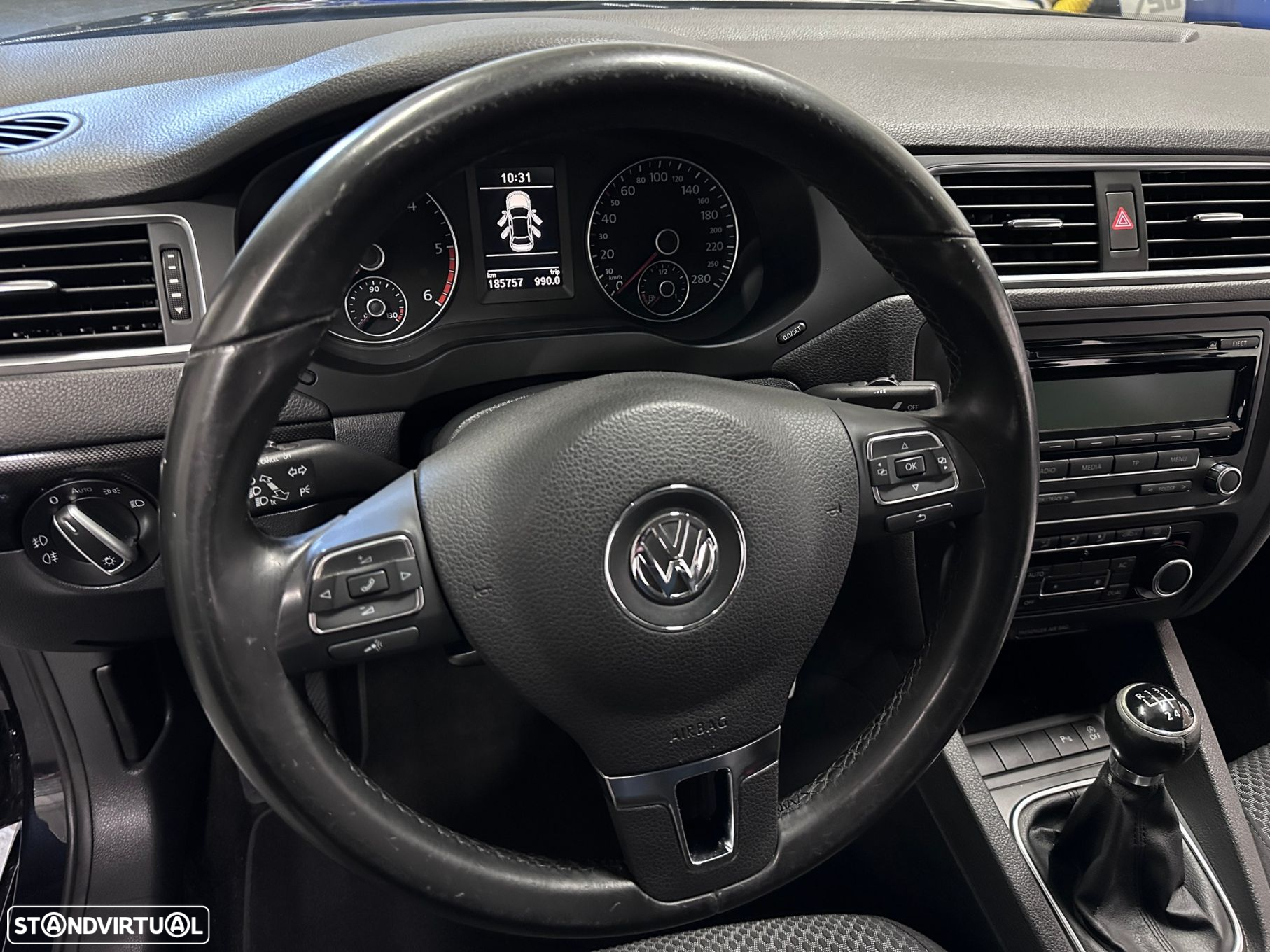 VW Jetta 1.6 TDi Confortline - 16