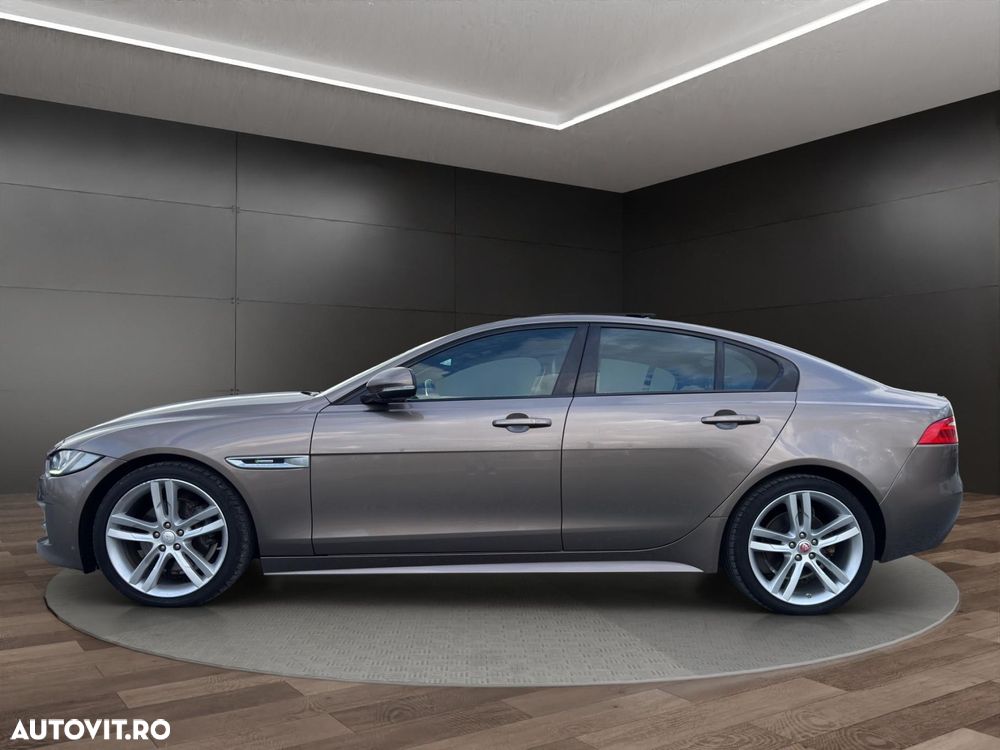 Jaguar XE - 18