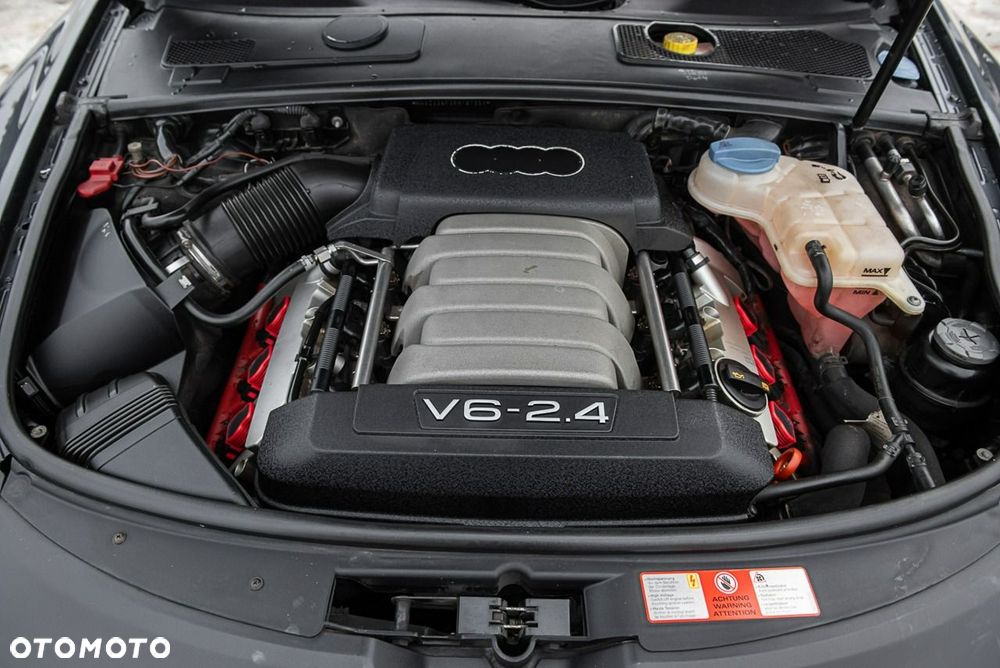 Audi A6 Avant 2.4 - 25