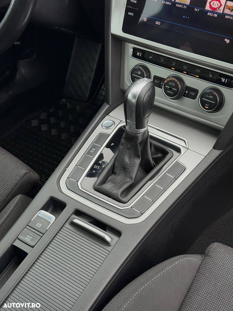 Volkswagen Passat 2.0 TDI DSG Comfortline - 14