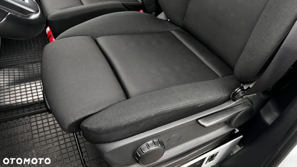 Mercedes-Benz Sprinter - 13