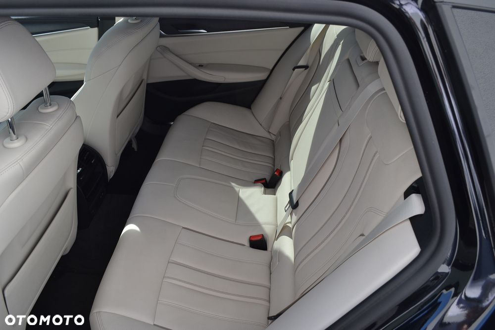 BMW Seria 5 530d xDrive - 18