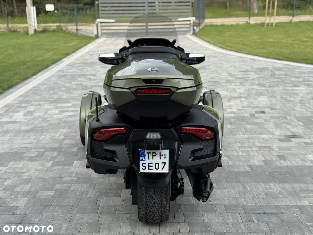 Can-Am Spyder - 11