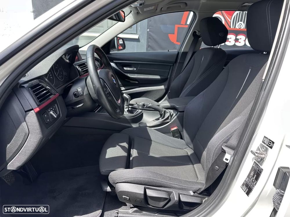 BMW 318 d Sport Line - 23