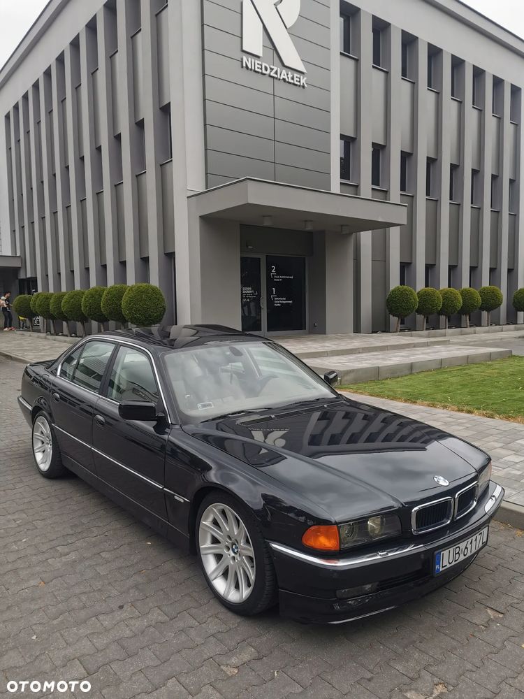 BMW Seria 7 - 10