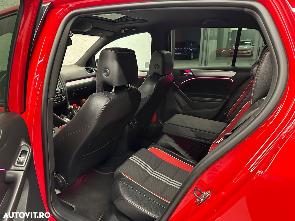 Volkswagen Golf - 11