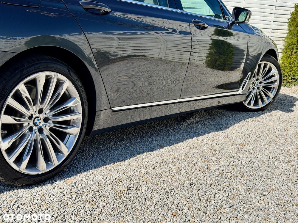 BMW Seria 7 750i xDrive Edition Exclusive - 33