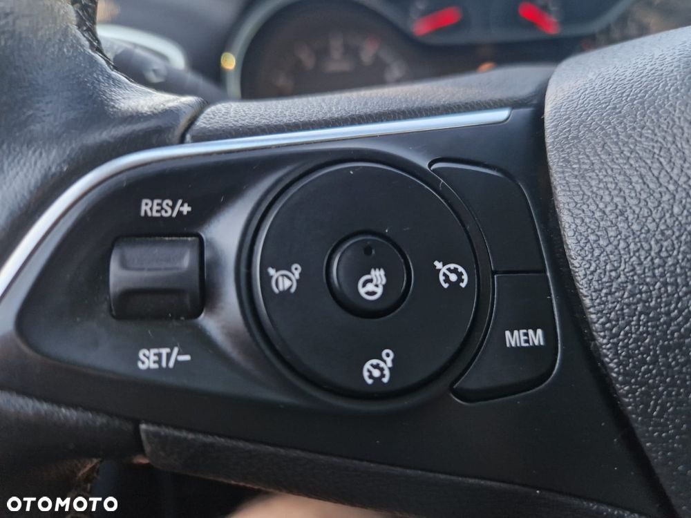 Opel Crossland X - 21