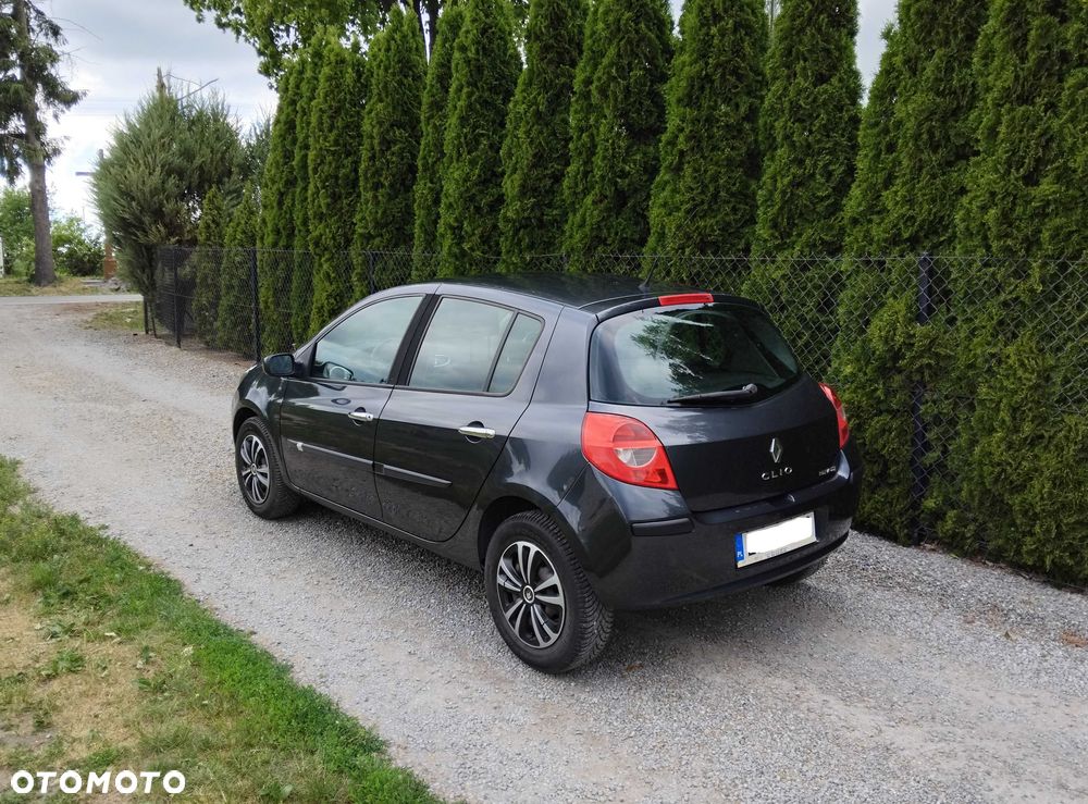 Renault Clio - 6