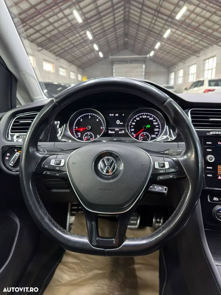 Volkswagen Golf - 15