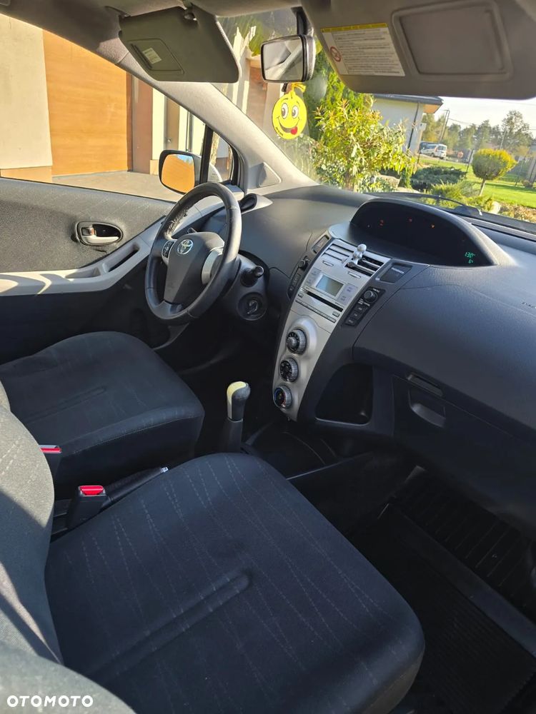 Toyota Yaris 1.4 D-4D Sol - 11