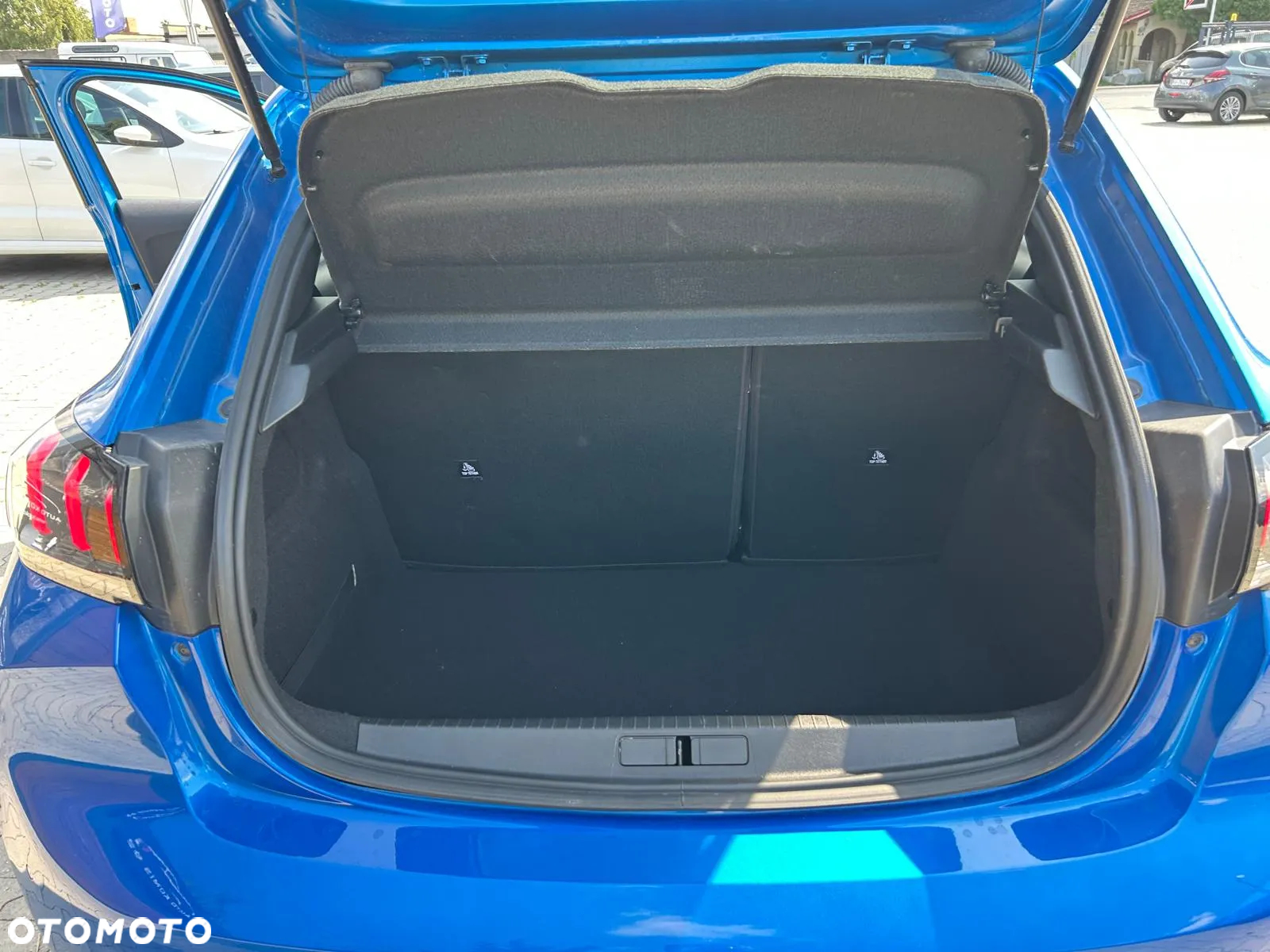 Peugeot 208 PureTech 100 Allure - 25