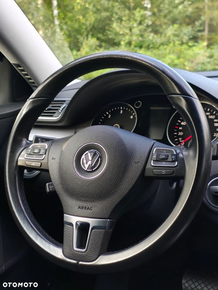 Volkswagen Passat - 23