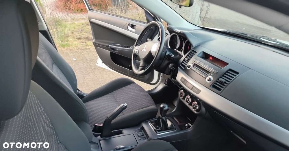 Mitsubishi Lancer - 31