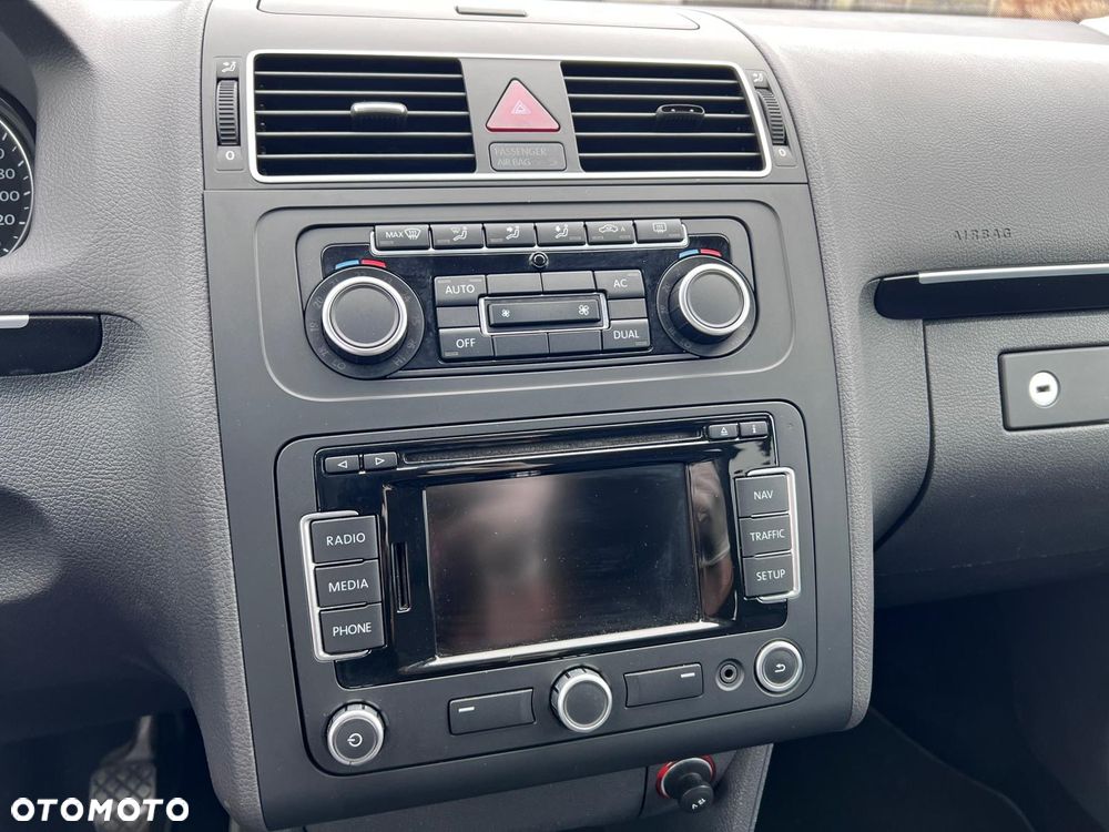 Volkswagen Touran 1.2 TSI STYLE - 22