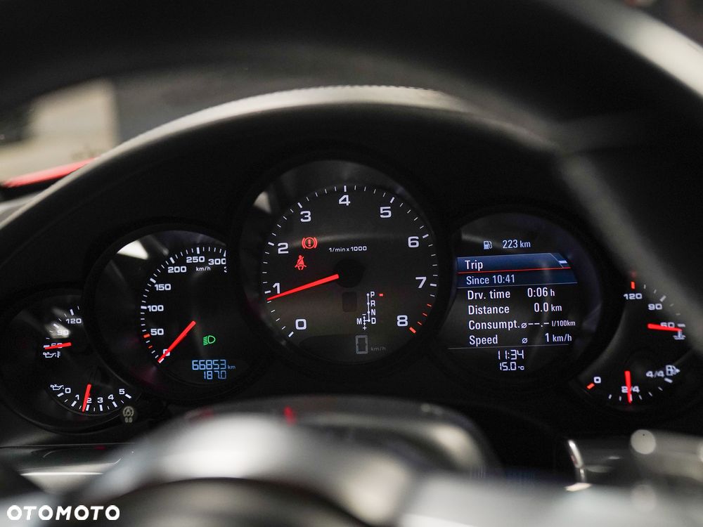 Porsche 911 Carrera S PDK - 34