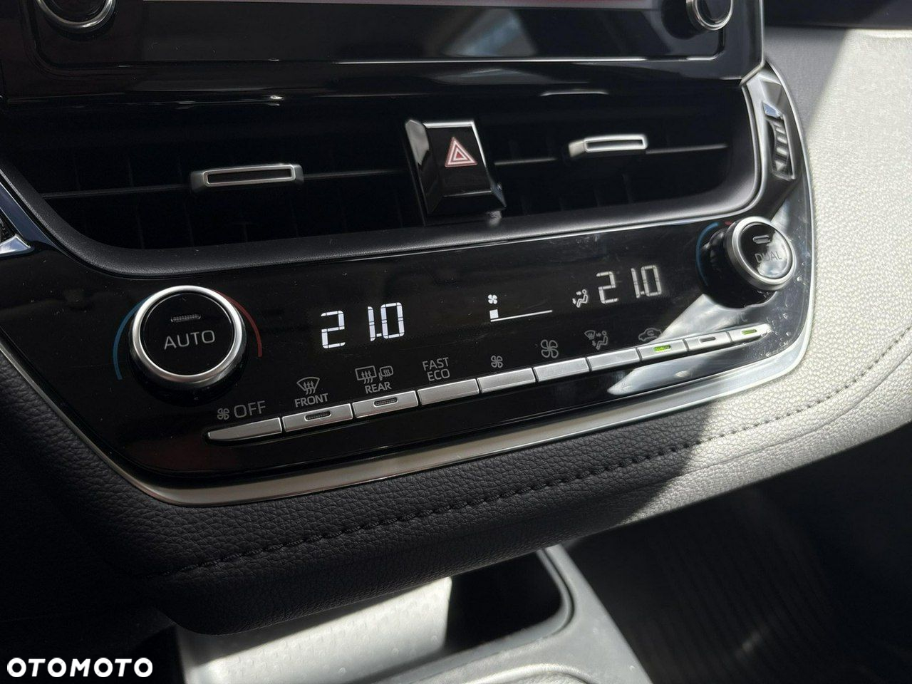 Toyota Corolla 1.8 Hybrid Active - 18