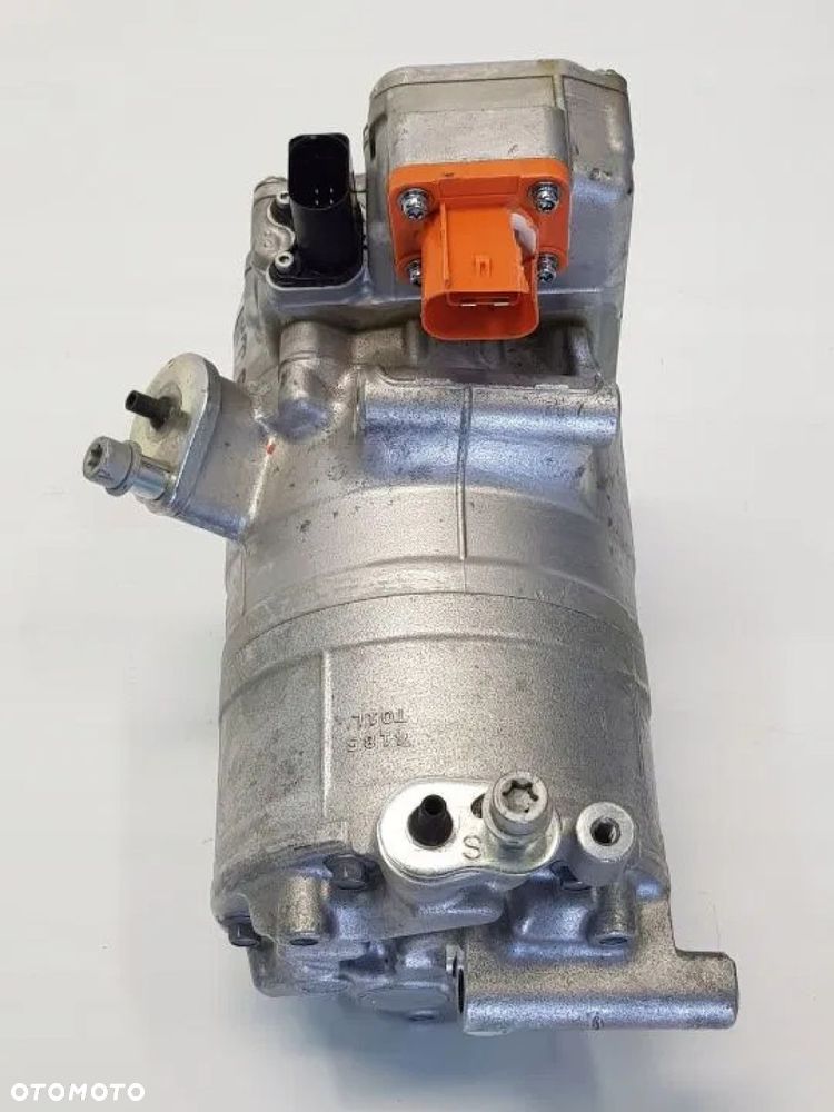 SPRĘŻARKA KLIMATYZACJI VW AUDI Q7 E-TRON 4G0816797C - 3