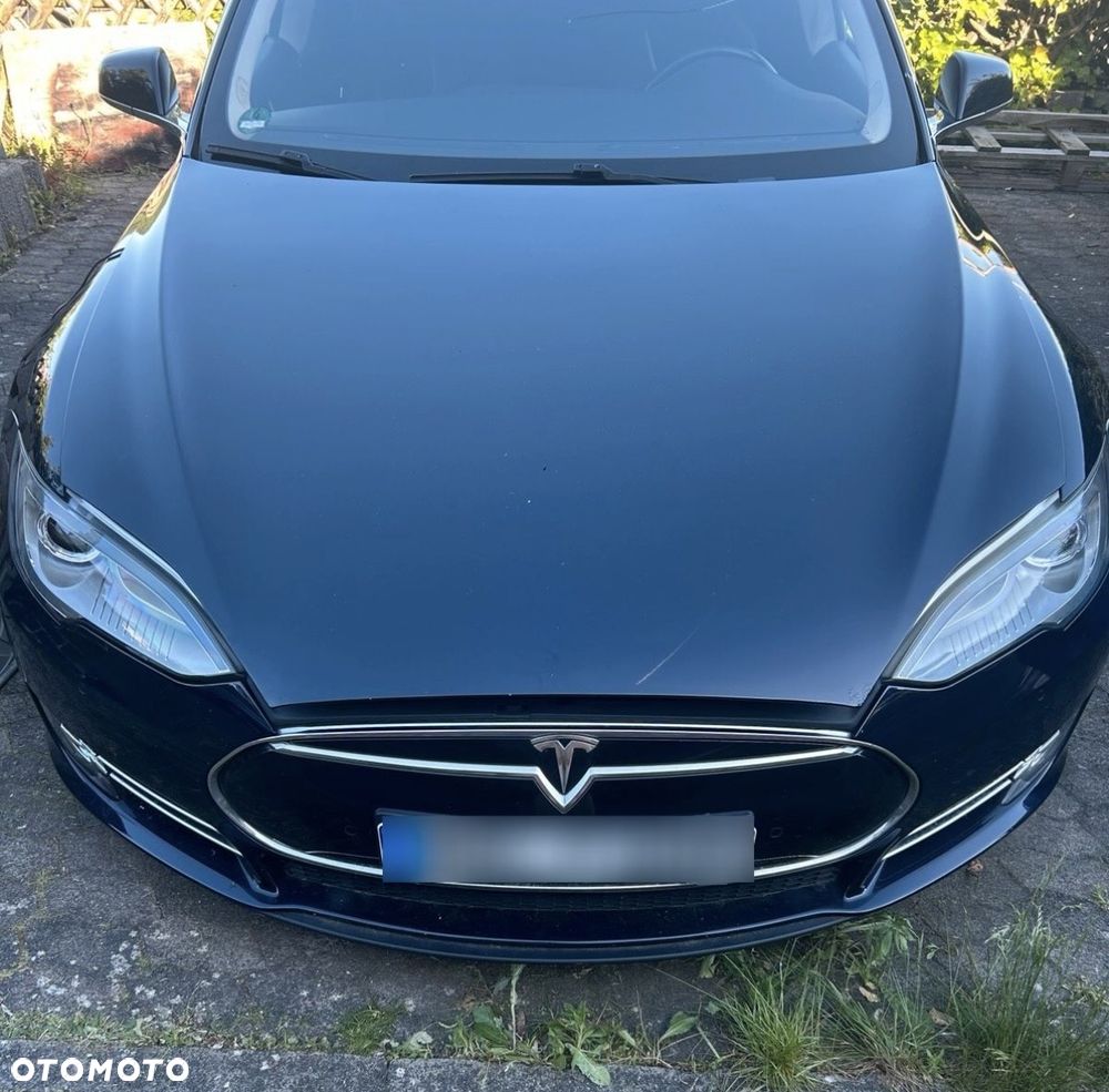 Tesla Model S Standard - 1