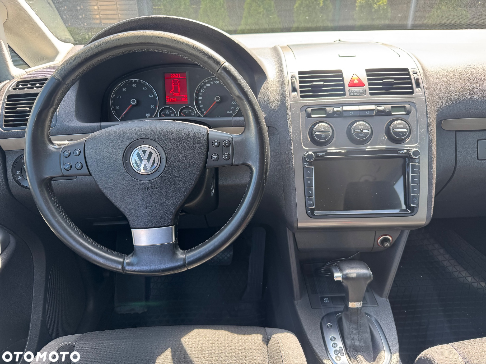 Volkswagen Touran 1.4 TSI Trendline DSG - 6