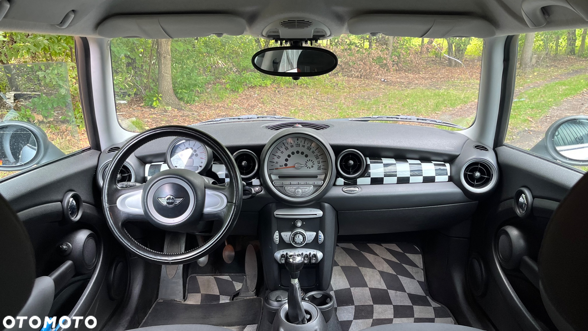 MINI Cooper Standard - 14