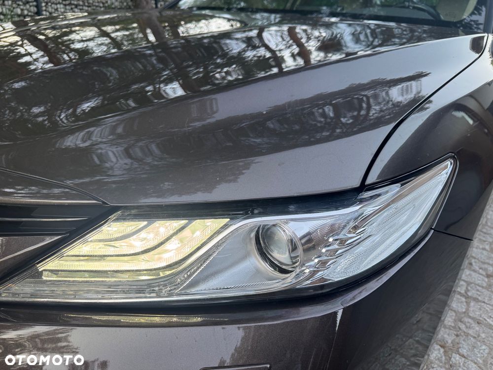 Toyota Camry 2.5 Hybrid Executive CVT - 9