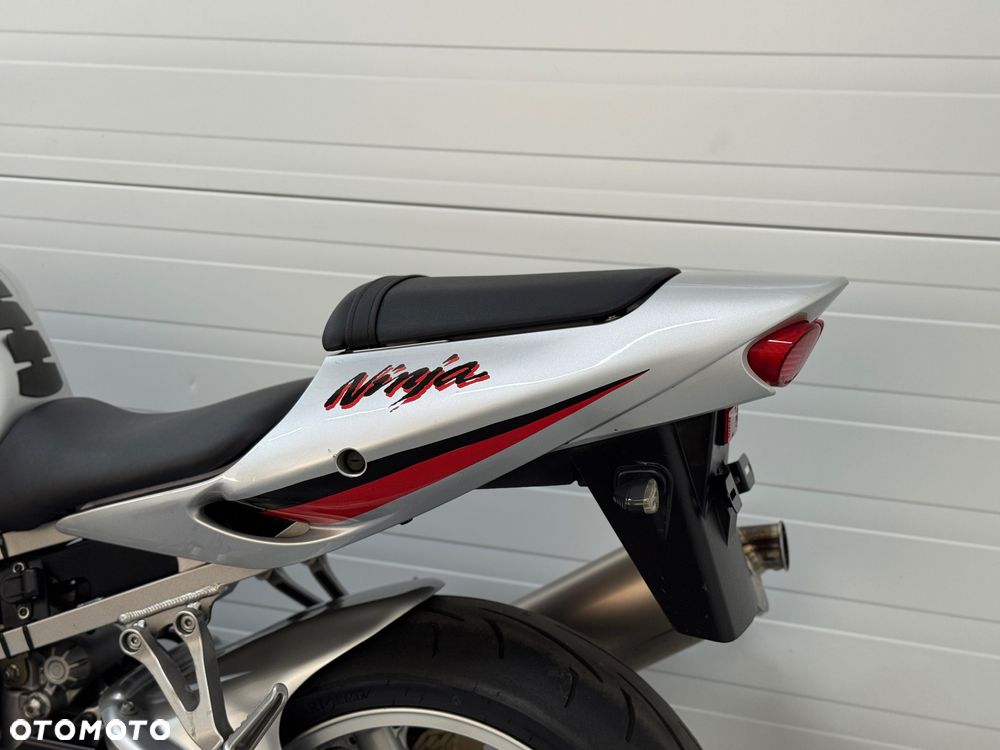 Kawasaki ZXR - 19