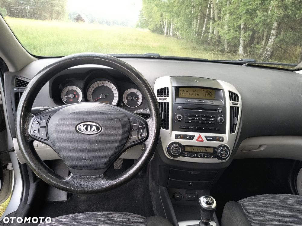 Kia Ceed - 4