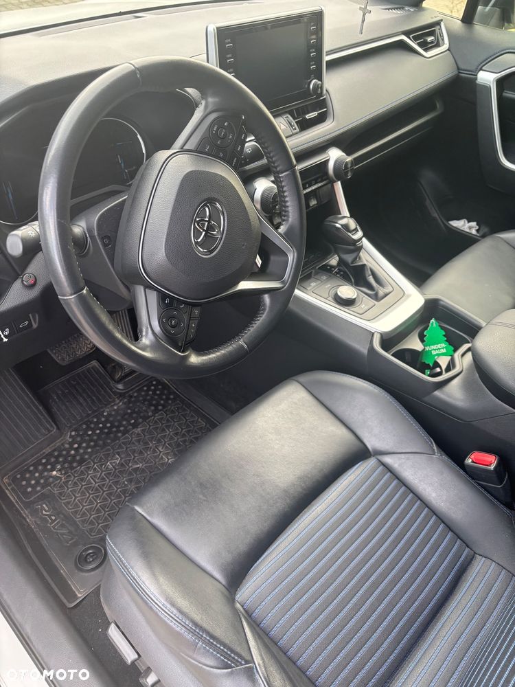 Toyota RAV4 - 9