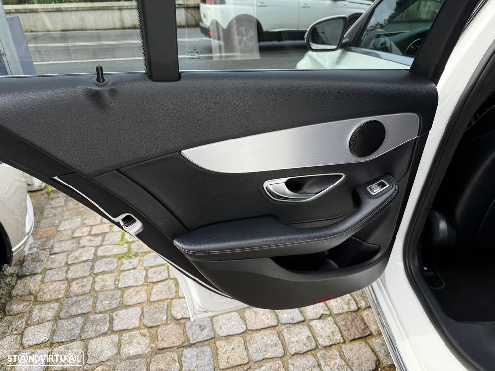 Mercedes-Benz C 220 Station CDI DPF BlueEFFICIENCY Avantgarde Edition - 41