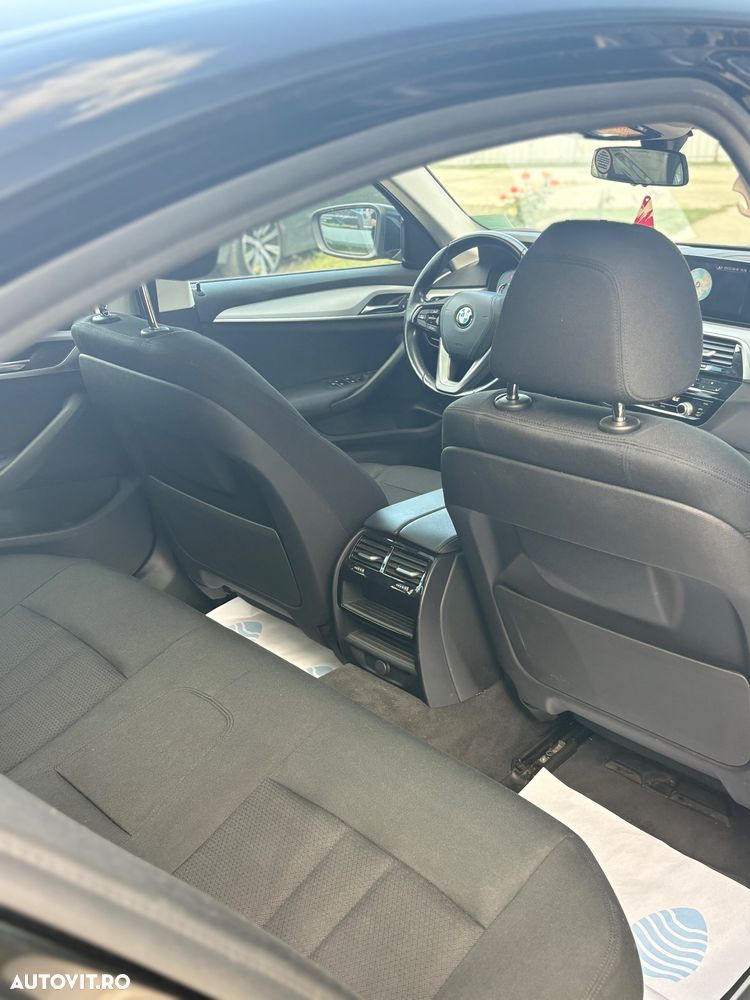 BMW Seria 5 520d AT MHEV - 33