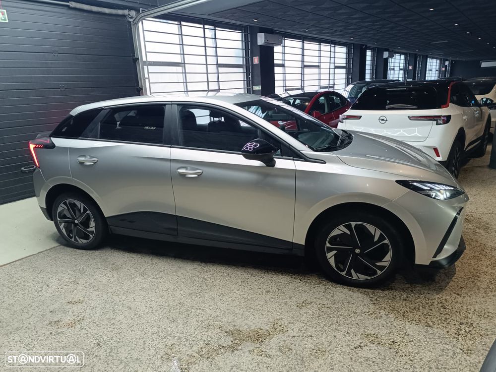 MG MG4 64 kWh Luxury - 8