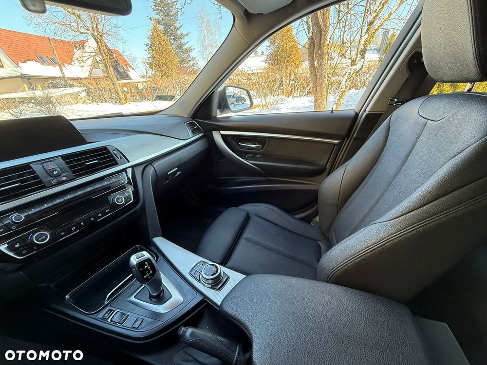 BMW Seria 3 318i Sport Line Shadow - 11