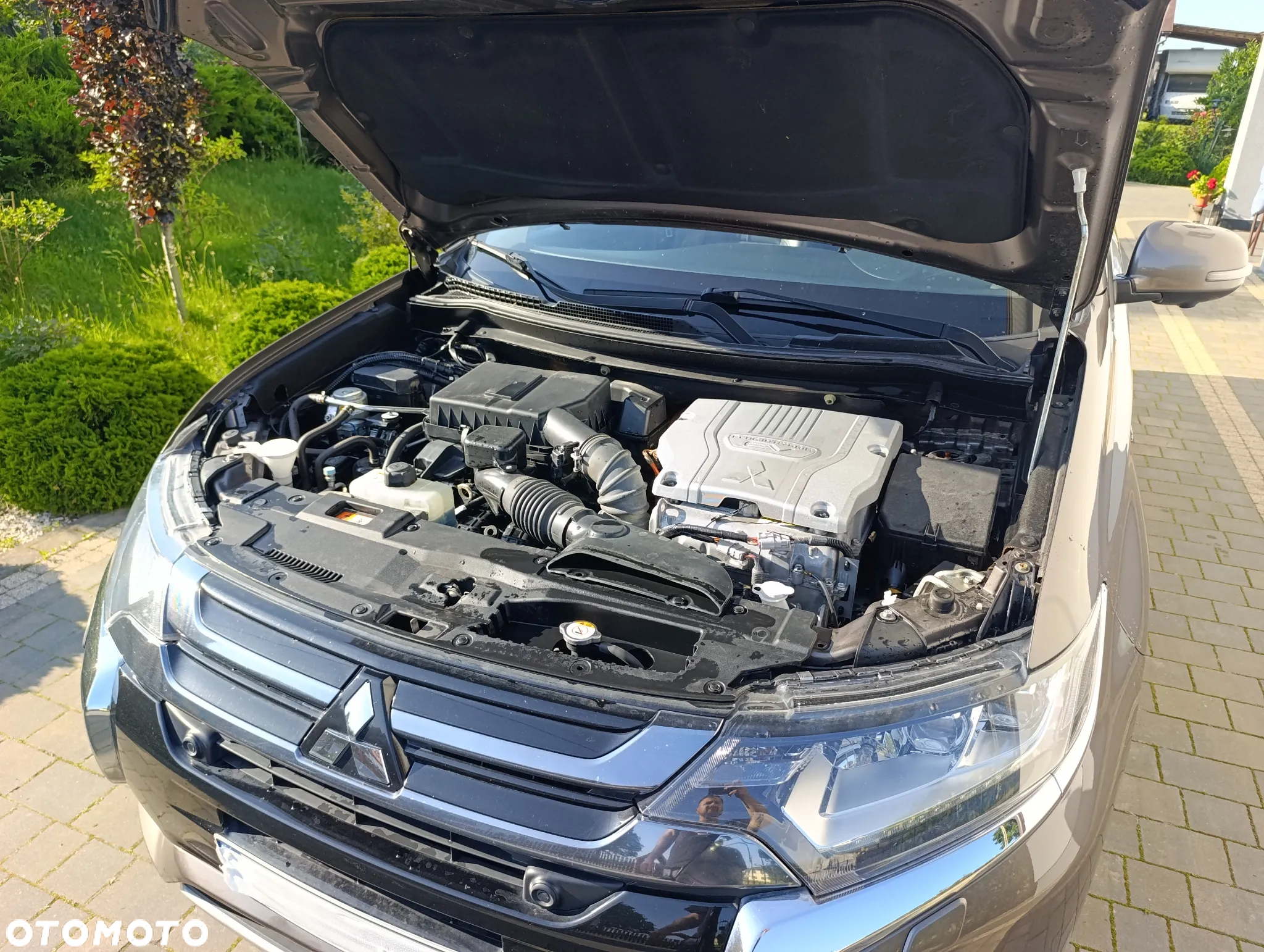 Mitsubishi Outlander 2.0 4WD Plug-In Hybrid Top - 17