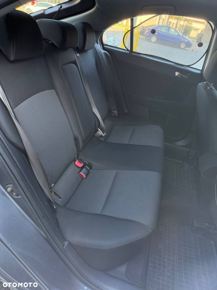 Mitsubishi Lancer 1.8 Intense - 26