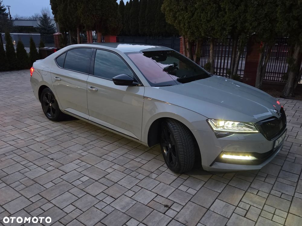 Skoda Superb 2.0 TDI SCR 4x4 Sportline DSG - 9