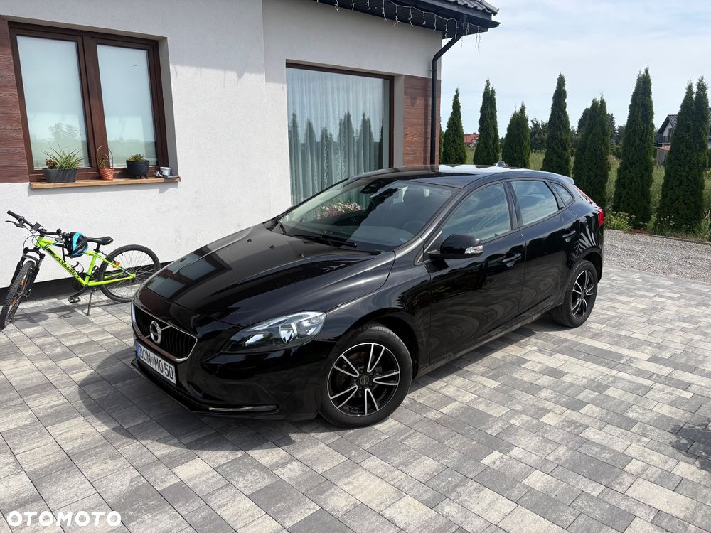 Volvo V40 D2 Drive-E Momentum - 1