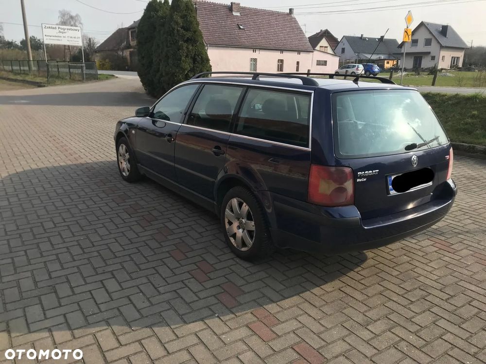 Volkswagen Passat - 4