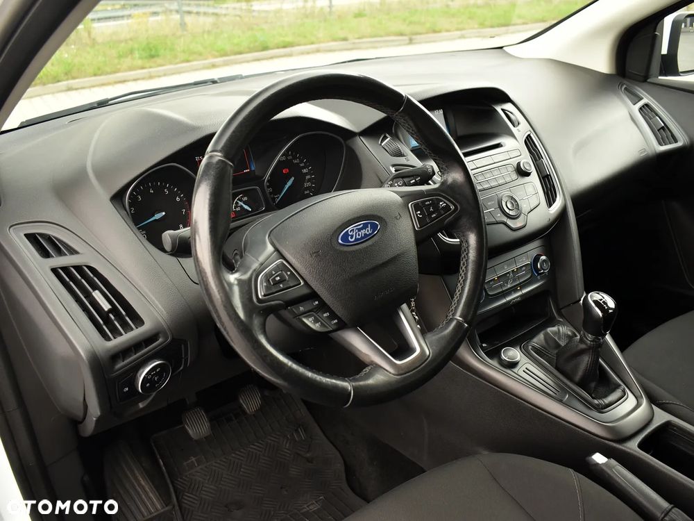 Ford Focus 1.6 Trend - 16