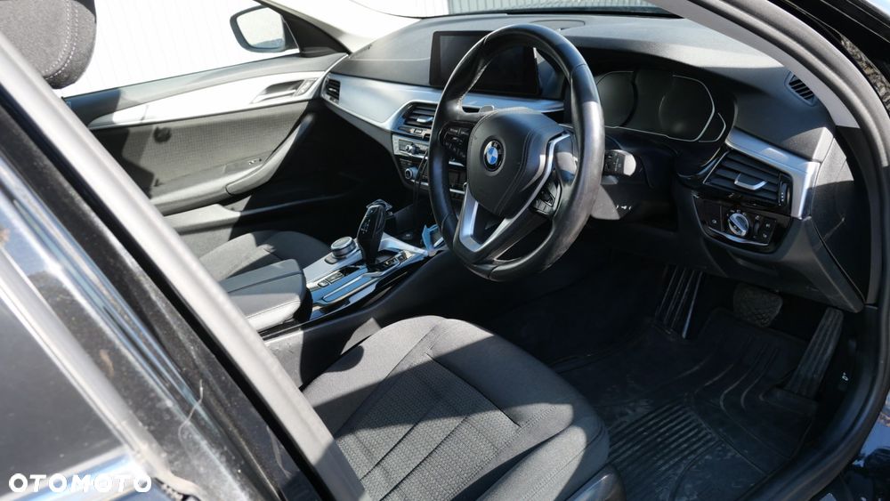 BMW Seria 5 530d xDrive - 13