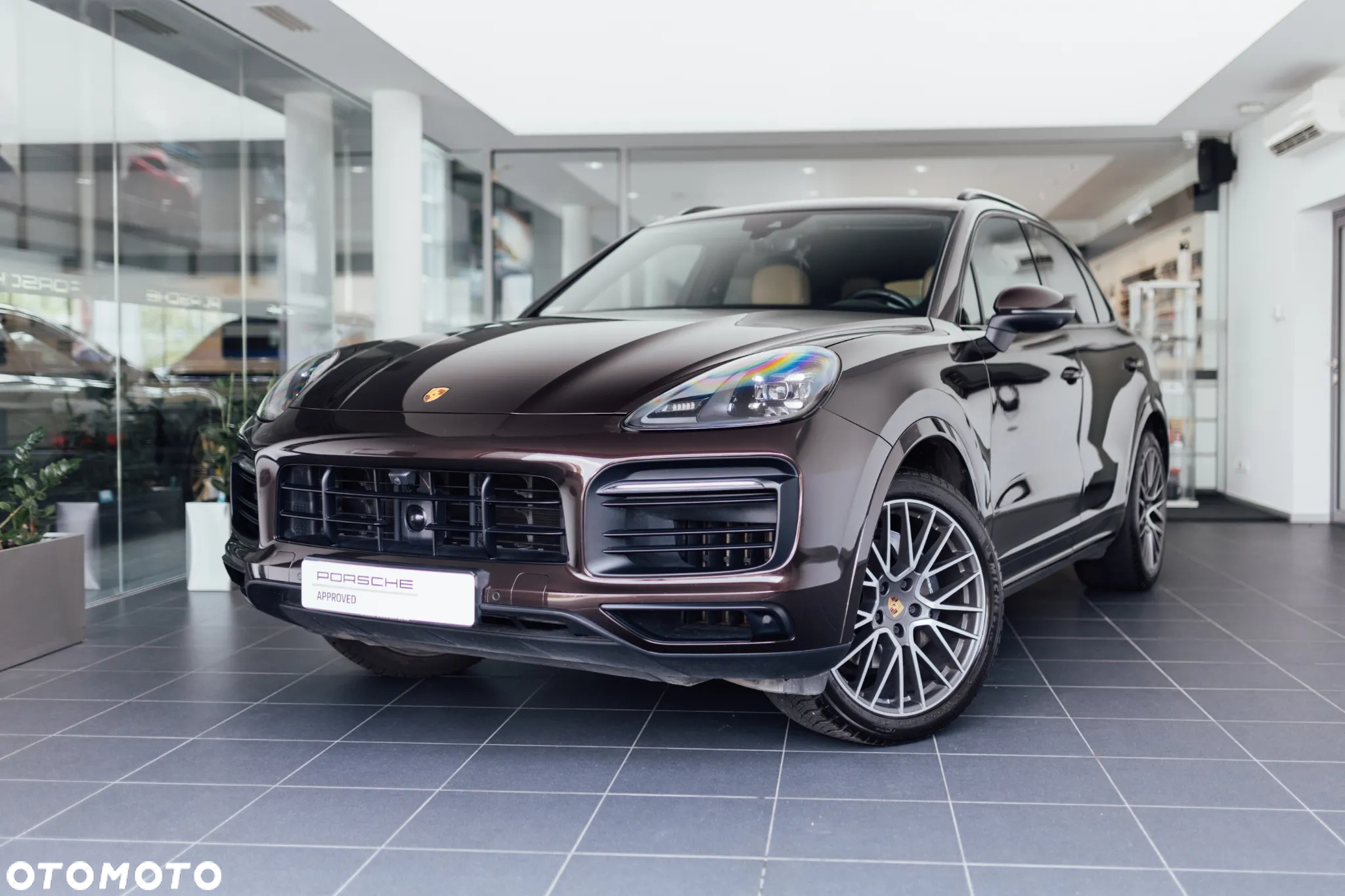 Porsche Cayenne Standard - 2