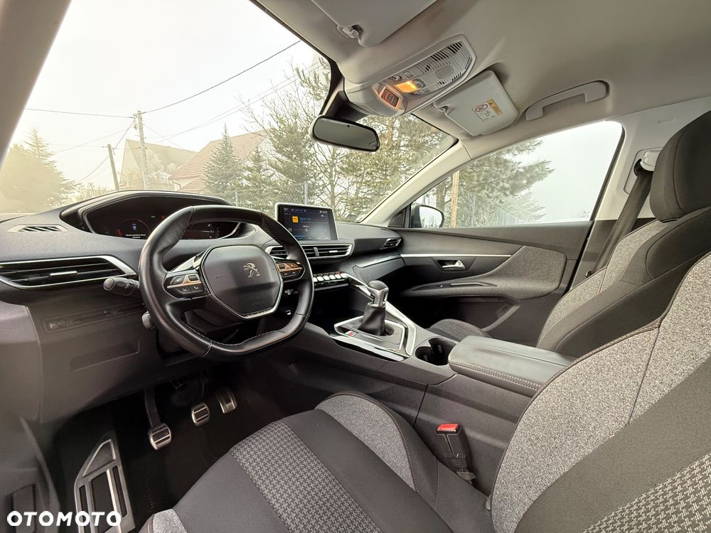 Peugeot 3008 1.2 PureTech Active S&S - 17